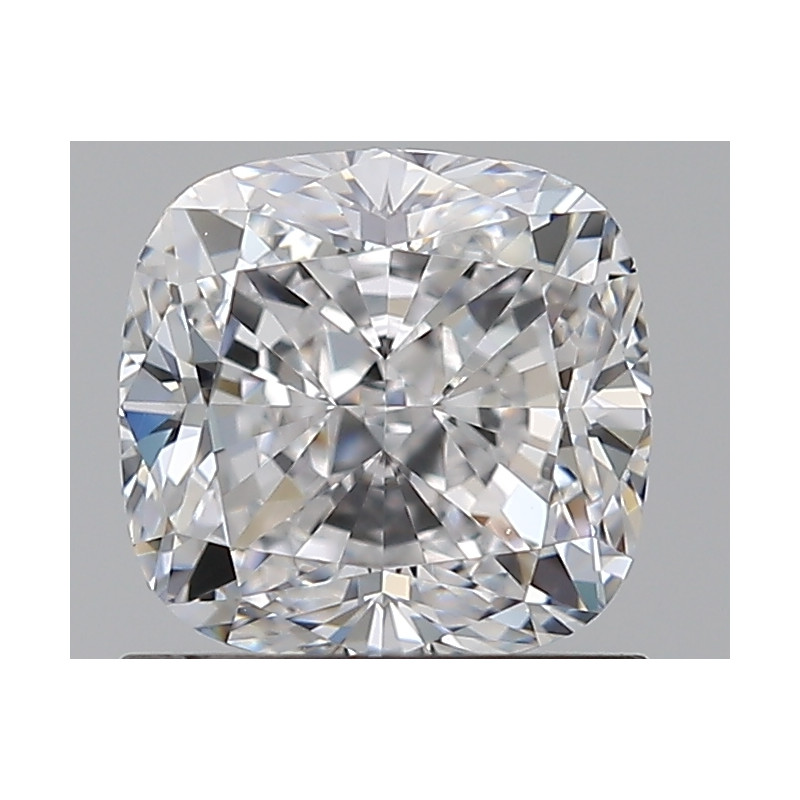 الماسة على شكل وسادة بوزن 1.21 قيراط