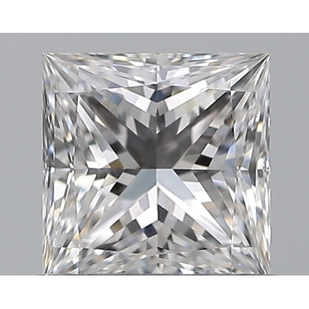 الماسة بشكل أميرة بوزن 0.6 قيراط