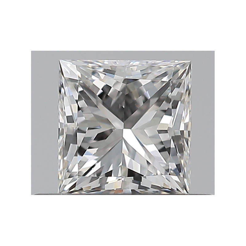 الماس بشكل أميرة بوزن 0.5 قيراط