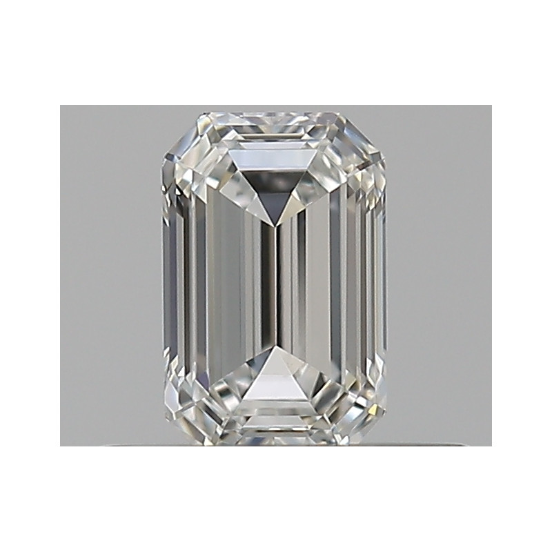 الماس على شكل الزمرد بوزن 0.31 قيراط