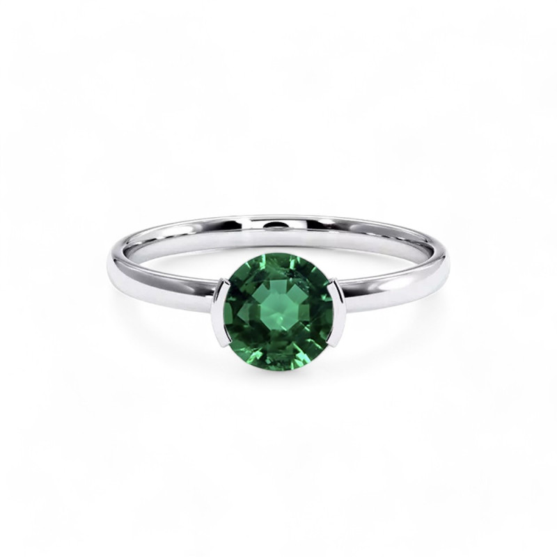 Reine Solitaire Ring with Natural Emerald