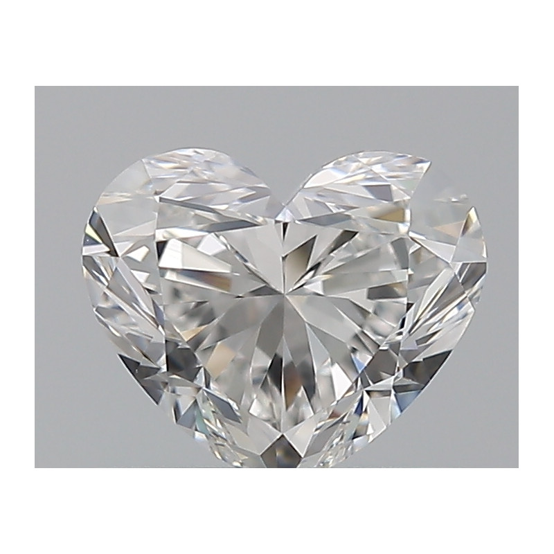 الماس على شكل قلب بوزن 0.6 قيراط