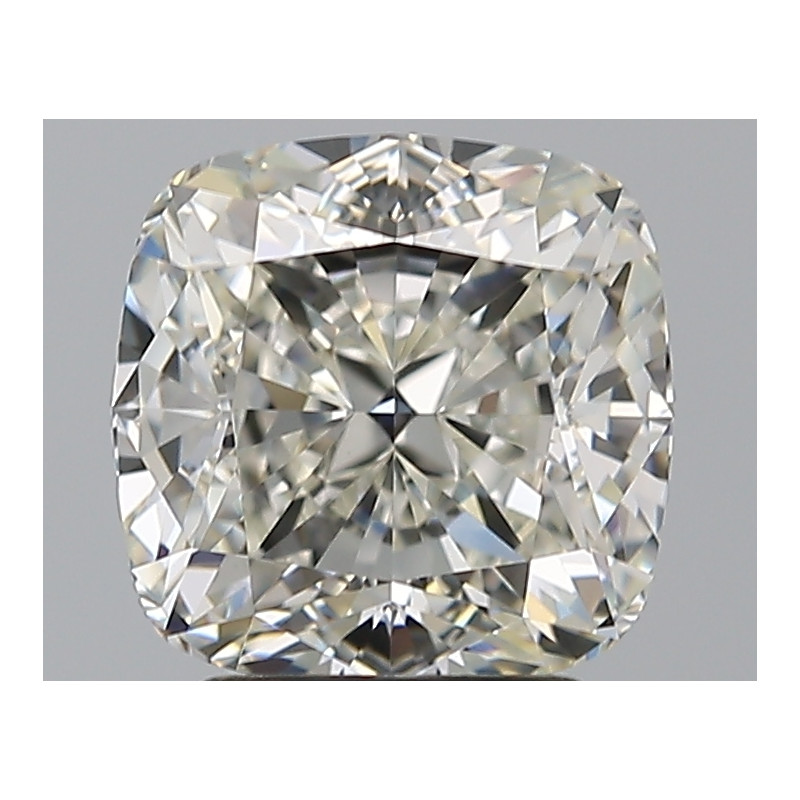 الماسة على شكل وسادة بوزن 3.01 قيراط