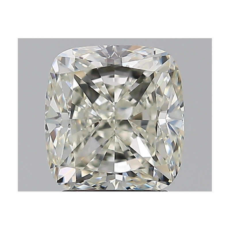 الماسة على شكل وسادة بوزن 2.3 قيراط