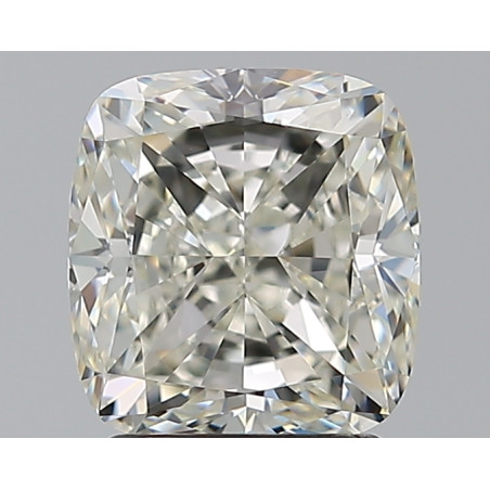 الماسة على شكل وسادة بوزن 2.3 قيراط