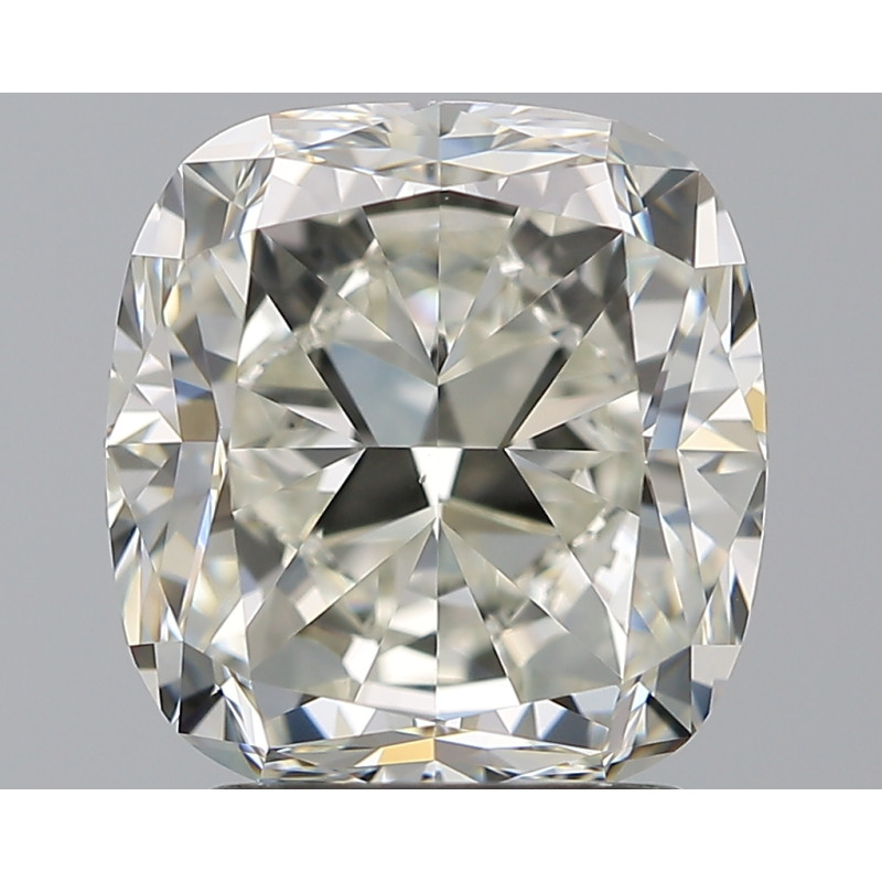 الماسة على شكل وسادة بوزن 2.51 قيراط