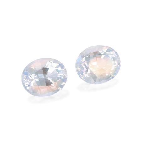 OVAL-cut rainbow moonstone  4.81 carats