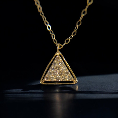 Blitzverkauf: Pira Anhänger in 18 Karat Gelbgold mit natürlichen Diamanten