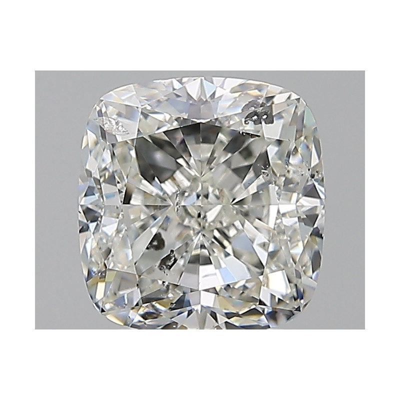 الماسة على شكل وسادة بوزن 3.01 قيراط