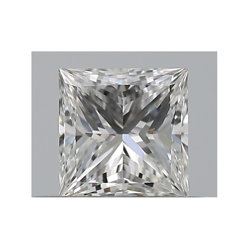 الماسة بشكل أميرة بوزن 0.38 قيراط