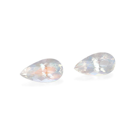 红碧榴石 taille 梨子 白色 5.46 carats