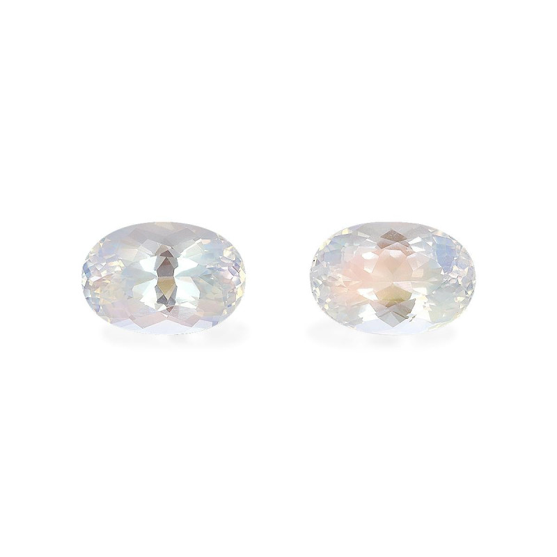 红碧榴石 taille 椭圆形 白色 4.57 carats