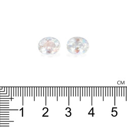 ovaalvormige witte regenboog maansteen van 5.00 karaat