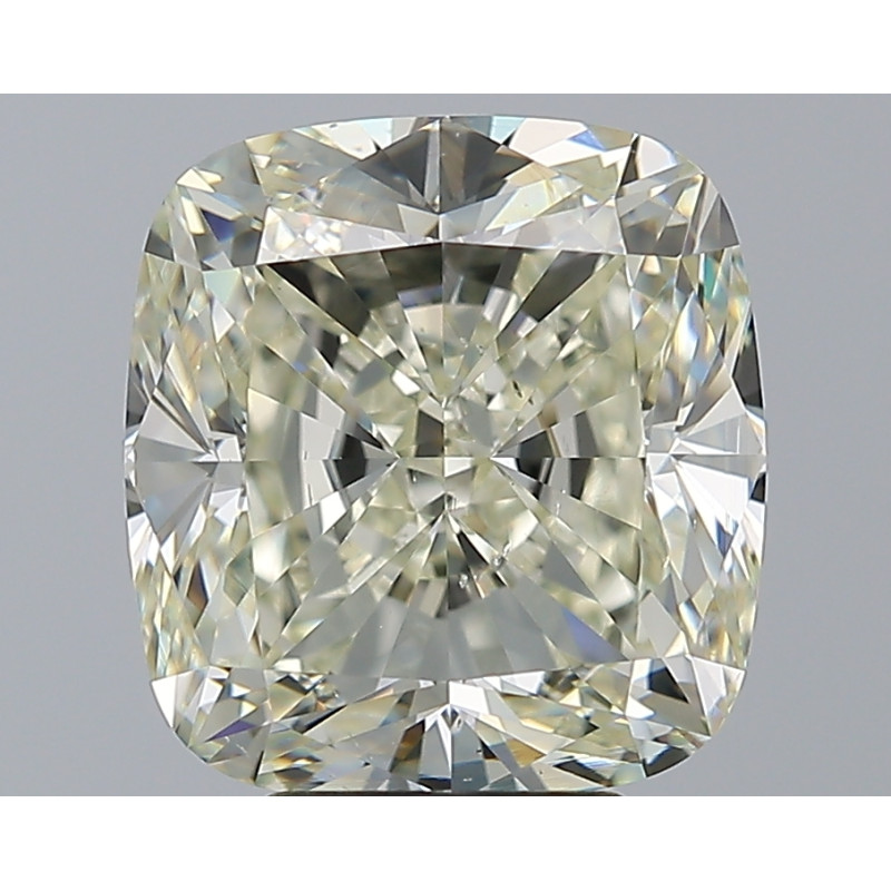 الماسة على شكل وسادة بوزن 6.01 قيراط