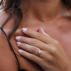 Heloise Ring – 18K Gold and Natural Diamonds l Celinni