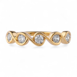 Georgia Ring – 18K Gold & Natural Diamonds l Celinni