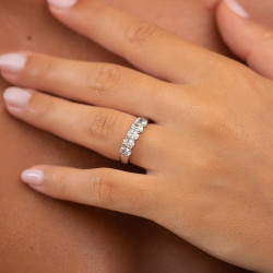 Frédérique Ring – 18K Gold and Natural Diamonds l Celinni