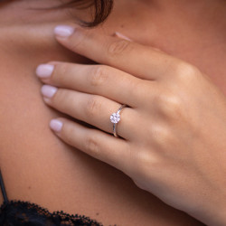 Anillo Elyne – Oro de 18K y Diamantes Naturales l Celinni