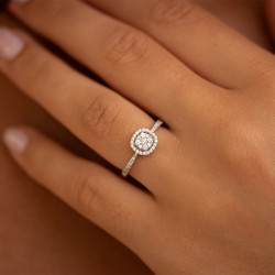 Clara Cushion Ring – 18K Gold and Natural Diamonds l Celinni