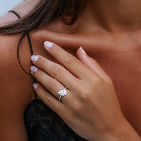 Anillo Christelle en Oro de 18K con Doble Halo de Diamantes Naturales