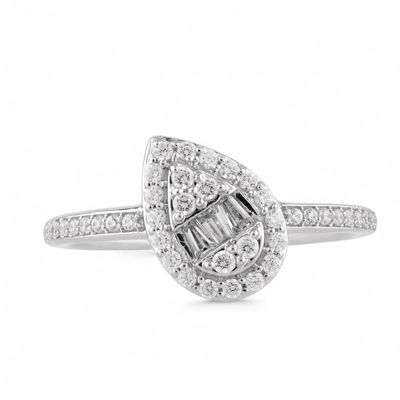 Anillo Christelle en Oro de 18K con Doble Halo de Diamantes Naturales