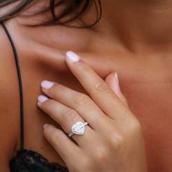 Anillo Dora Corazón – Oro de 18K y Diamantes Naturales