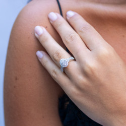 Céleste Ring – 18K Gold and Natural Diamonds l Celinni