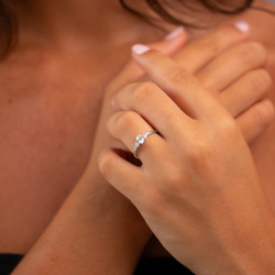 Catherine Ring – Trilogie 18K Goud en Natuurlijke Diamanten