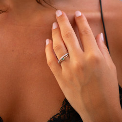 Anillo Esmeralda Redonda Mila – Oro de 18K y Diamantes Naturales