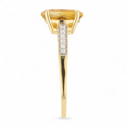 Lucie Citrine Ring – 18K Gold and Natural Diamonds