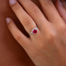 Lisa Heart Ruby Ring – 18K Gold and Natural Diamonds
