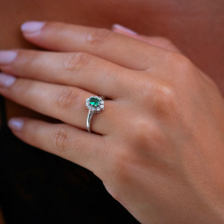Jenna Emerald Ring – 18K Gold & Natural Diamonds Celinni