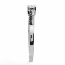 Anillo Diamantes Negros Ifigenia – Oro de 18K y Diamantes