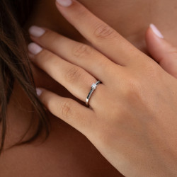 Anillo Diamantes Negros Iris – Oro de 18K y Diamantes Naturales