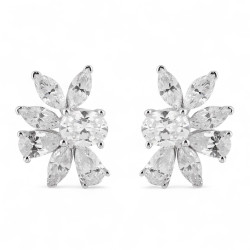 Rachel Diamond Earrings in 18K Gold | Celinni