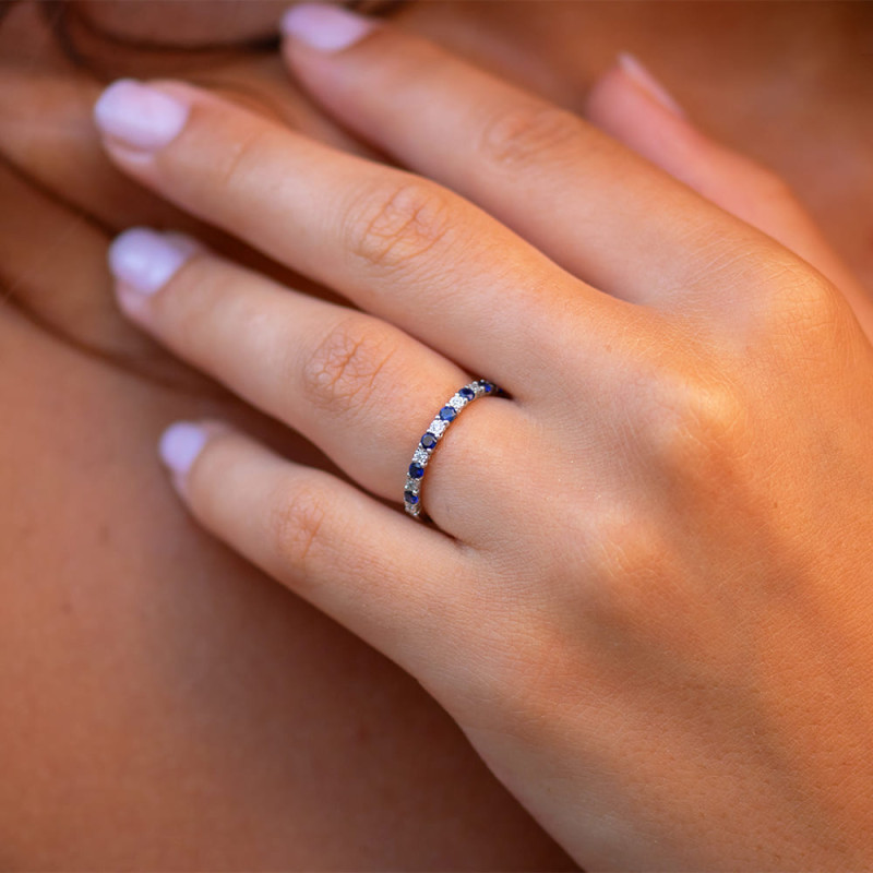 Anillo de Zafiro Azul y Diamantes Naturales Jasmine en Oro de 18K