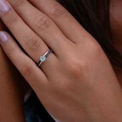 Jamilla Black Diamond Ring – 18K Gold and Natural Diamonds