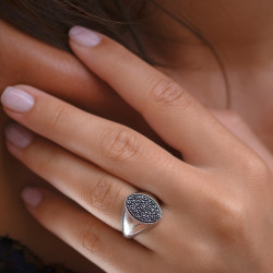 Isadora Princess Black Diamond Ring – 18K Gold and Natural Diamonds