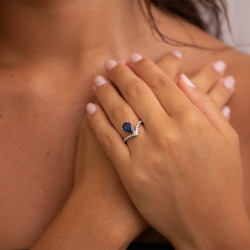Kelly Blue Sapphire Ring – 18K Gold and Natural Diamonds