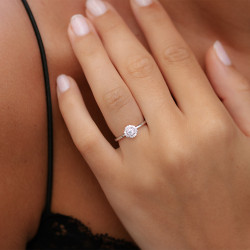 Lucy Ring – 18K Gold & Natural Diamonds l Celinni