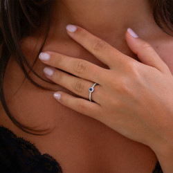 Leonore Blue Sapphire Ring – 18K Gold and Natural Diamonds