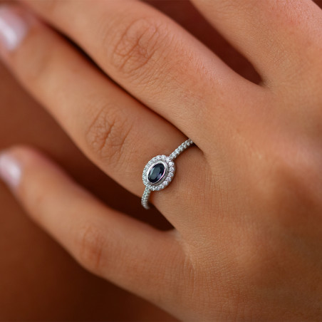 Anillo de Zafiro Azul y Diamantes Naturales Lilou Oval en Oro de 18K