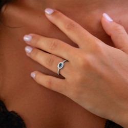 Anillo Zafiro Azul Lilou Oval – Oro 18K y Diamantes Naturales