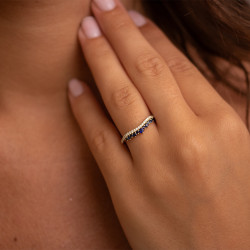 Laura Blue Sapphire Ring – 18K Gold & Natural Diamonds