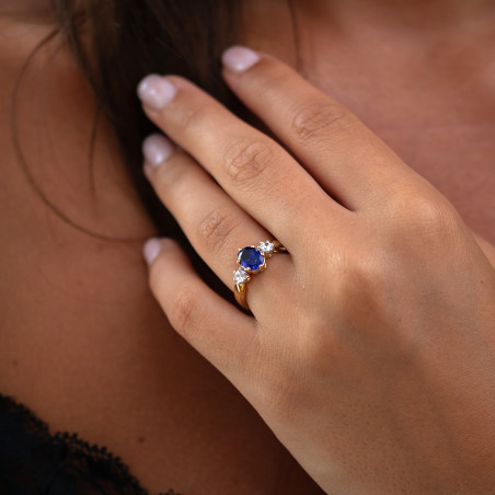 Anillo de Zafiro Azul y Diamantes Naturales Marta en Oro de 18K