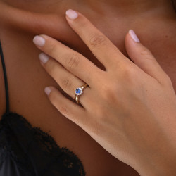 Maëlys Blue Sapphire Ring – 18K Gold and Natural Diamonds