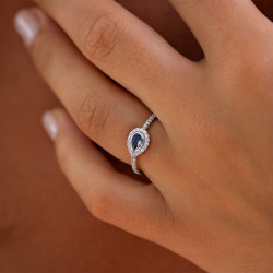 Lilou Pear Blue Sapphire Ring – 18K Gold and Diamonds