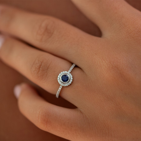 Lilou Round Blue Sapphire and Natural Diamond Ring in 18K Gold