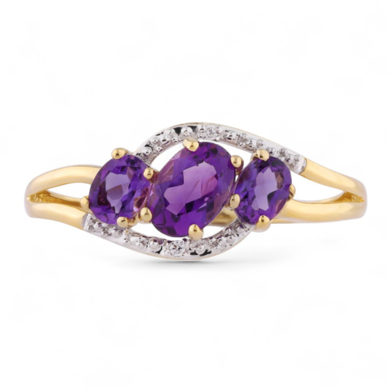 Marie Amethyst and Natural Diamond Ring in 18K Gold