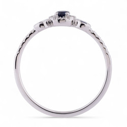 Anillo Malika de Zafiro Azul y Diamantes Naturales en Oro de 18K